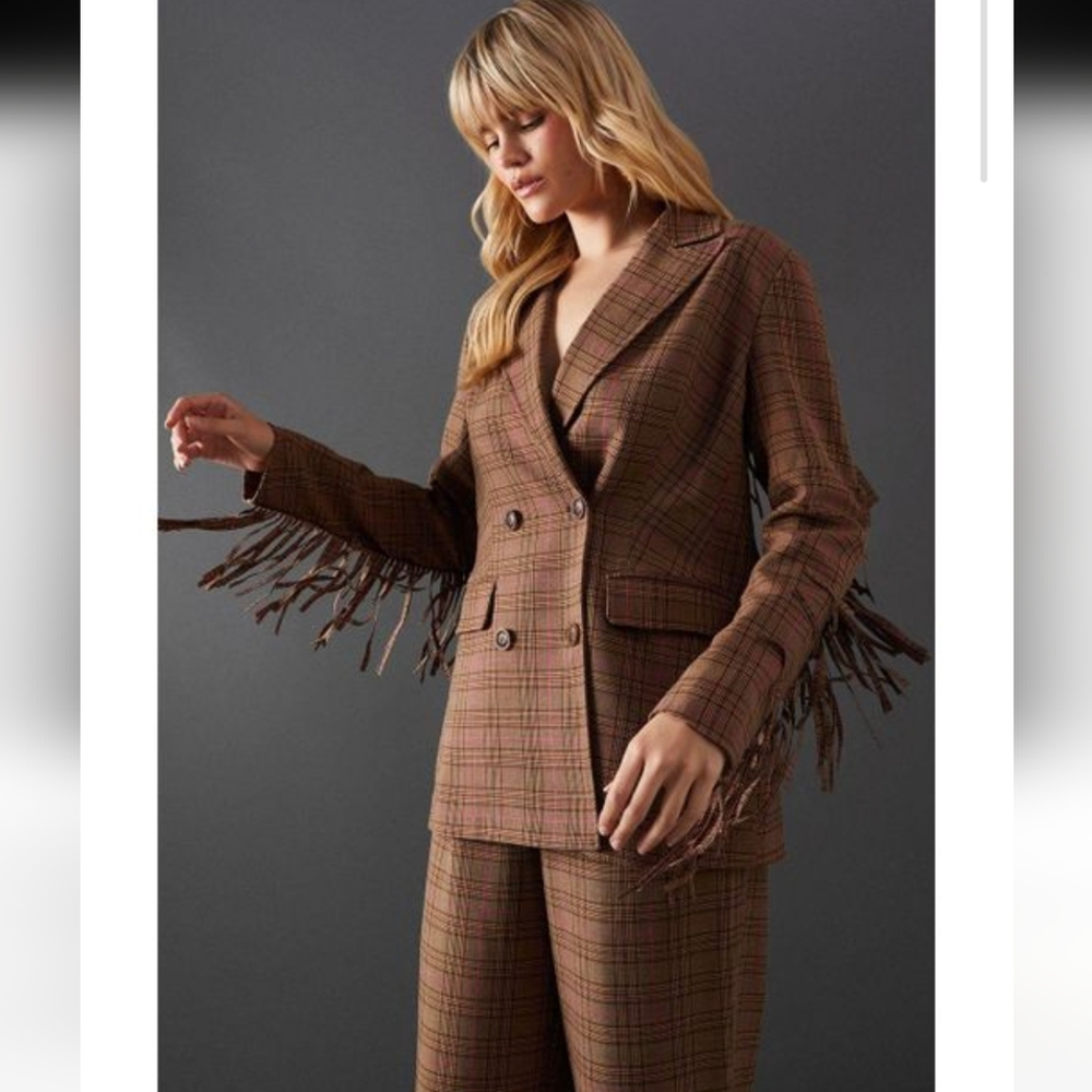 NWT Warehouse Premium Oversized Heritage Check Fringed Blazer. Can Fit Size M